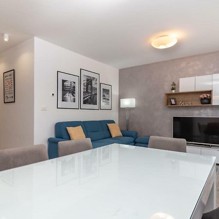 Apartment Ferias Трогір Екстер'єр фото