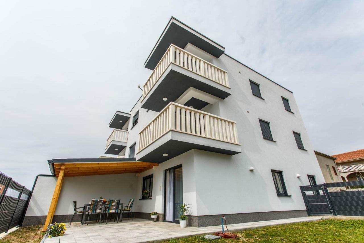 Apartment Ferias Трогір Екстер'єр фото