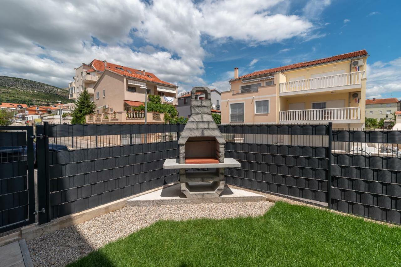 Apartment Ferias Трогір Екстер'єр фото