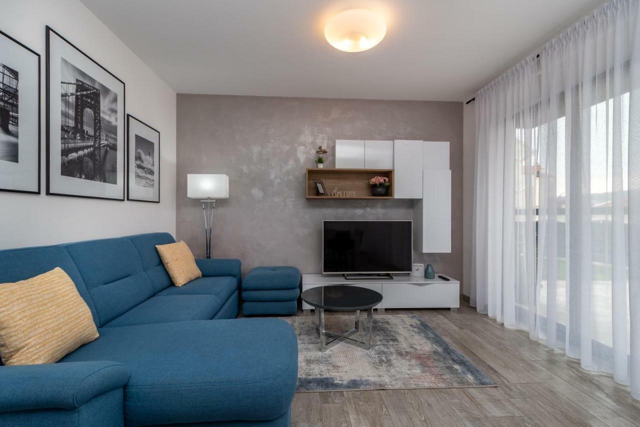 Apartment Ferias Трогір Екстер'єр фото